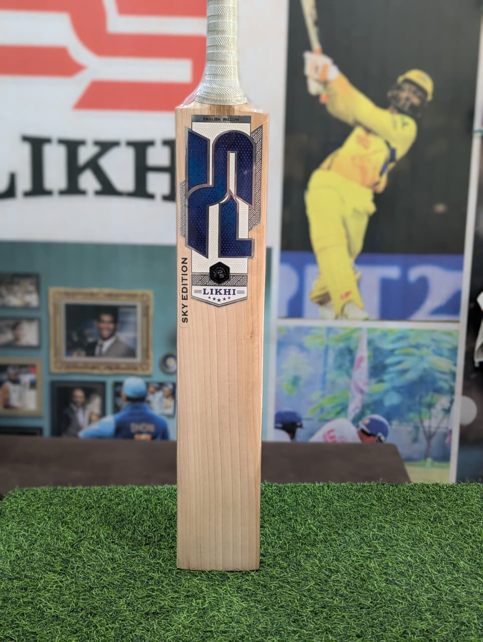 Hand-Crafted Kashmiri Willow Cricket Bat